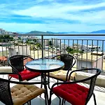 Seascape Vista, Luxury Seaview * סרנדה